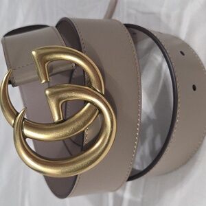 Gucci Taupe Pink Leather Belt with Gold Double G Buckle